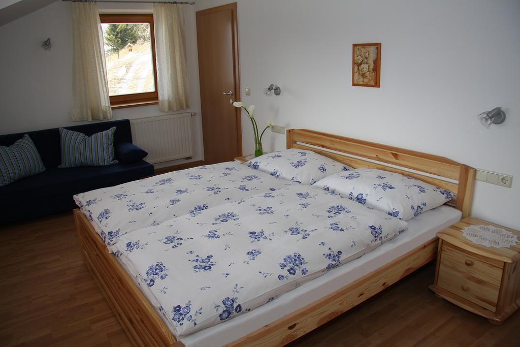 Steinerhof Apartamento Dobbiaco Quarto foto